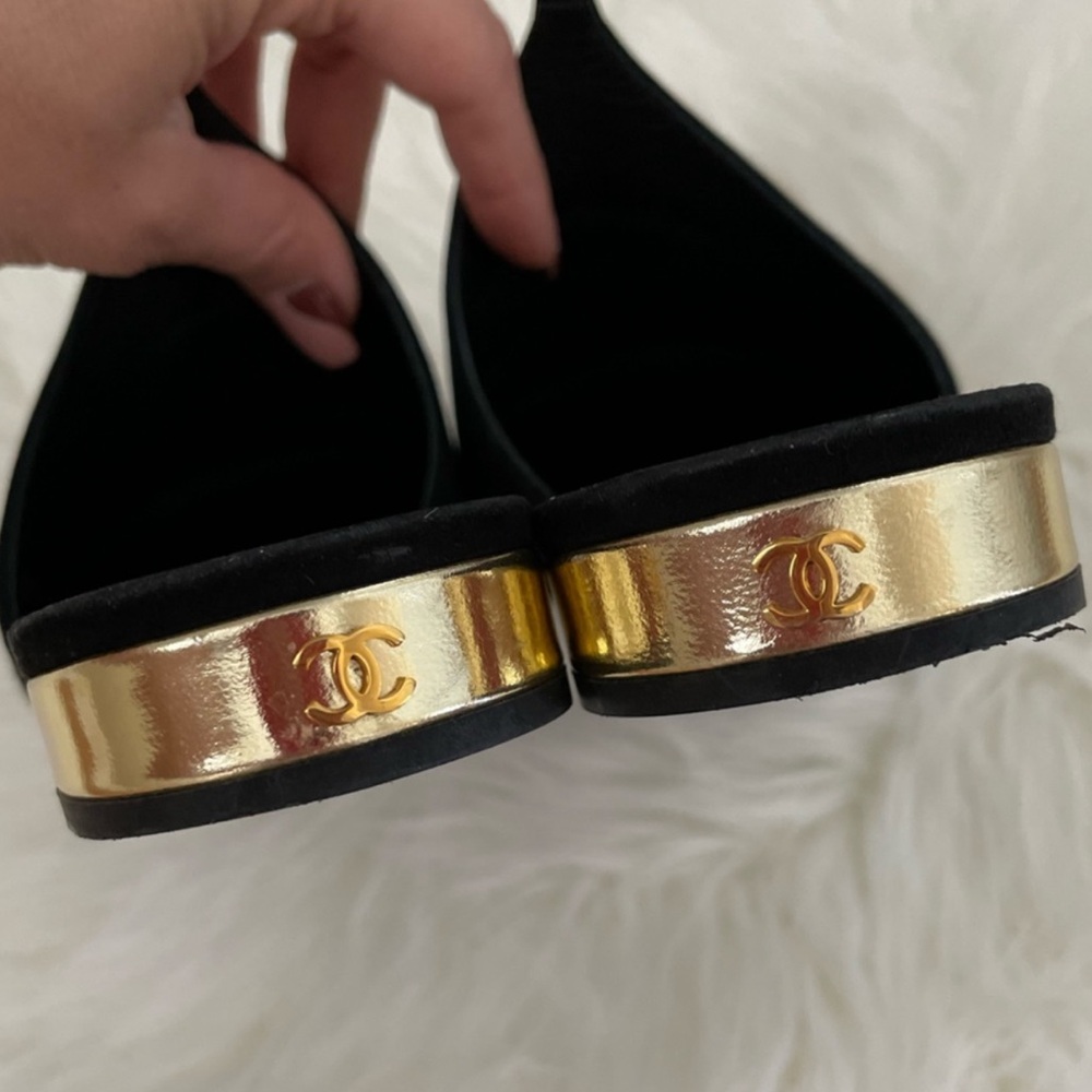 CHANEL Gold Heel — CC Logo Black Suede Mules - Picture 3 of 11